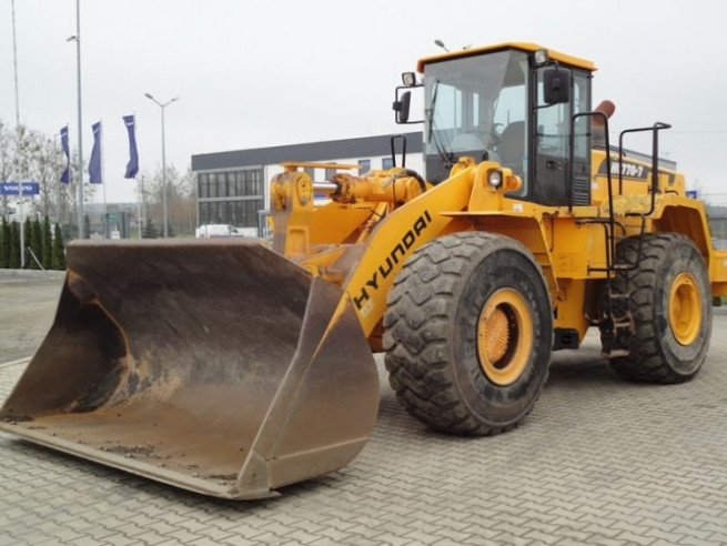 Аренда Фронтальный погрузчик HYUNDAI 770 Аренда Фронтальный погрузчик HYUNDAI 770