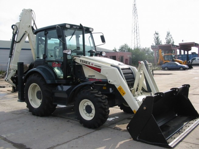 Аренда Экскаватор-погрузчик TEREX TLB 825 Аренда Экскаватор-погрузчик TEREX TLB 825