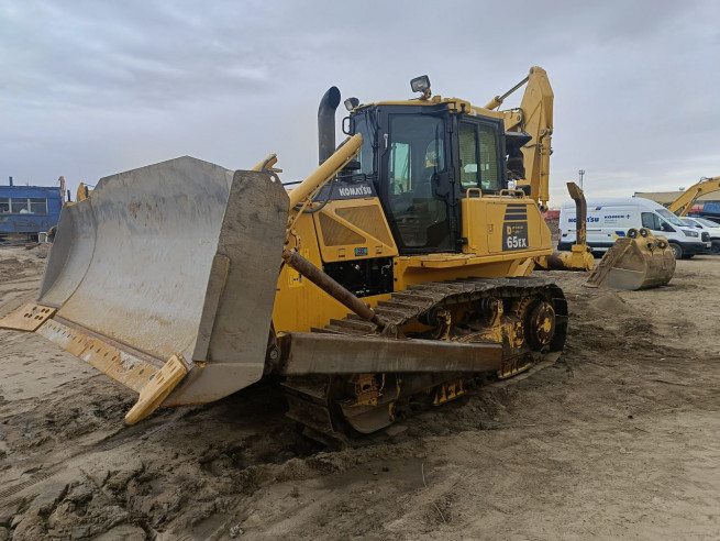 Аренда Бульдозер KOMATSU D65EX-16 Аренда Бульдозер KOMATSU D65EX-16